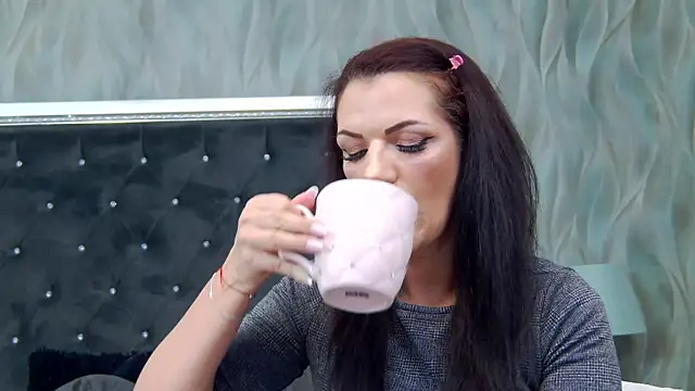 Snapshot of LissaAnn chatting on 03/18/25, 03:42 LissaAnn online show from 03/18/25, 03:42