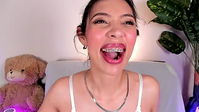 Miss veronicaa2 online show from 05/08/26, 01:27