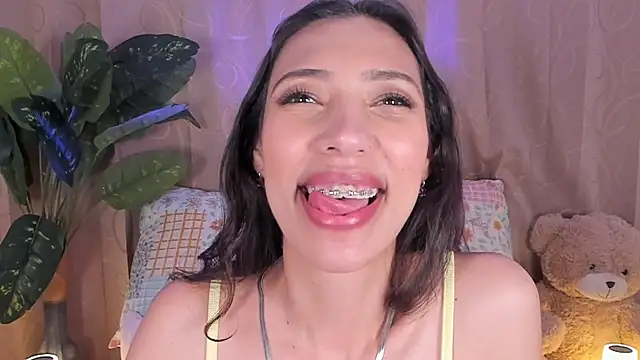 Miss veronicaa2 online show from 07/10/26, 01:14