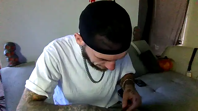 cruz815 online show from 10/26/25, 07:31