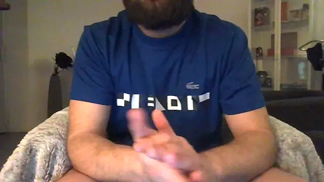 Snapshot of Zer_oki chatting on 01/31/25, 05:21 Zer oki online show from 01/31/25, 05:21