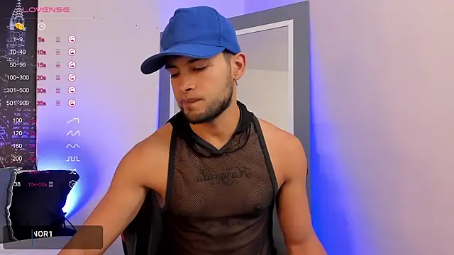 Snapshot of Max_Conor1 chatting on 02/13/25, 11:28 Max Conor1 online show from 02/13/25, 11:28