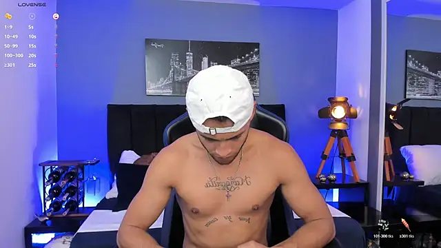 Max Conor1 online show from 12/22/25, 10:51