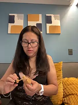 MirandaLatinaLovely online show from 09/18/25, 03:58