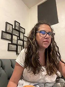 MirandaLatinaLovely online show from 11/11/25, 05:29