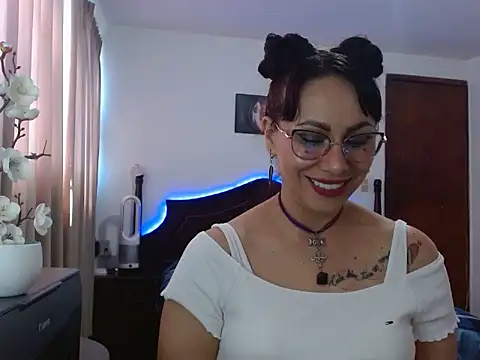 AloLovely  online show from 03/27/26, 08:41