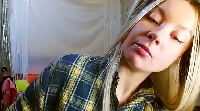 Snapshot of TwerkingCheerleader chatting on 03/06/25, 11:42 TwerkingCheerleader online show from 03/06/25, 11:42