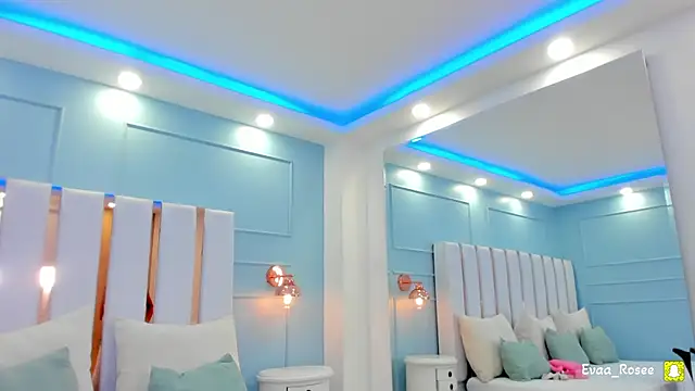 eva roseee online show from 02/16/26, 10:17