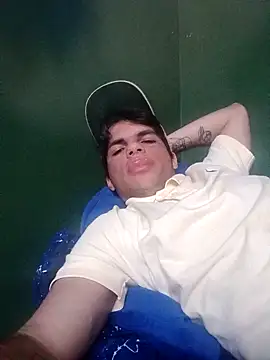 Snapshot of Elperlozo10 chatting on 02/03/25, 10:21 Elperlozo10 online show from 02/03/25, 10:21