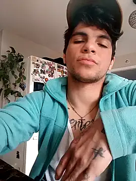 Snapshot of Elperlozo10 chatting on 02/06/25, 10:10 Elperlozo10 online show from 02/06/25, 10:10