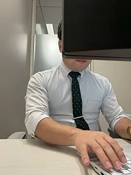 Snapshot of Nobu_469 chatting on 11/20/25, 02:45 Nobu 469 online show from 11/20/25, 02:45