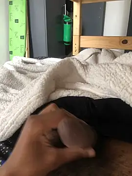 FuckBuddy0228 online show from 04/17/26, 09:01