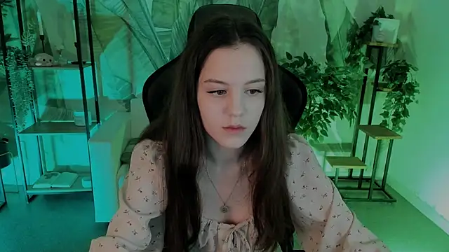 MilaStoyne online show from 02/14/25, 05:51