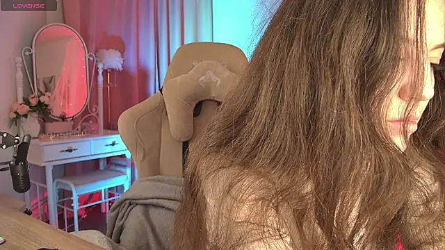 MilaStoyne online show from 11/27/25, 06:59