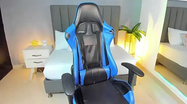 alessia leroy online show from 02/11/25, 11:01