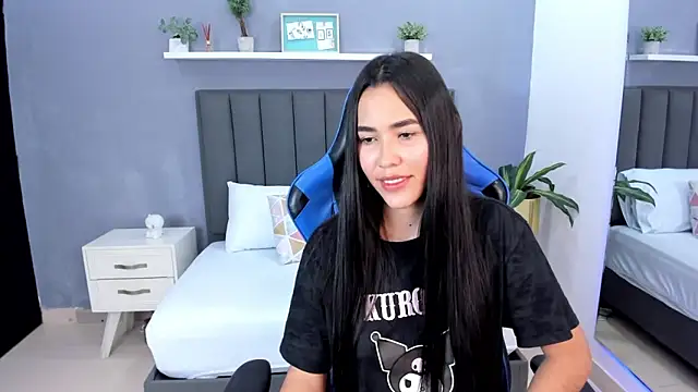 alessia leroy online show from 02/18/25, 10:47