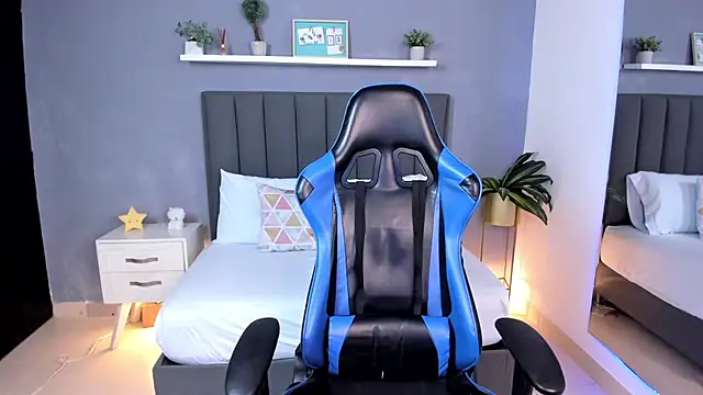 alessia leroy online show from 02/19/25, 11:25