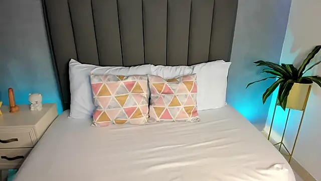 alessia leroy online show from 03/13/25, 07:39