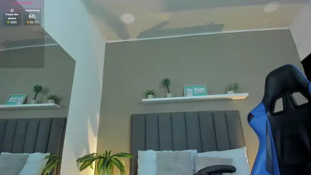 alessia leroy online show from 03/25/26, 08:04