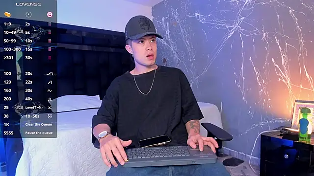 marcuscollins1  online show from 10/25/25, 02:24