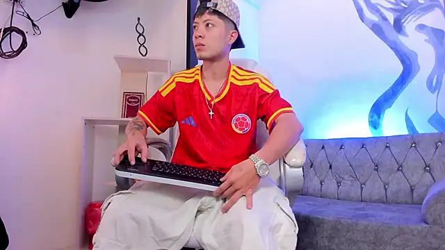 marcuscollins1  online show from 06/17/26, 01:34