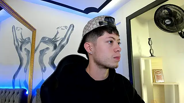 marcuscollins1  online show from 07/18/26, 12:09