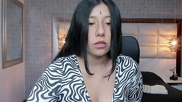 Nohemi louse online show from 10/07/25, 07:33