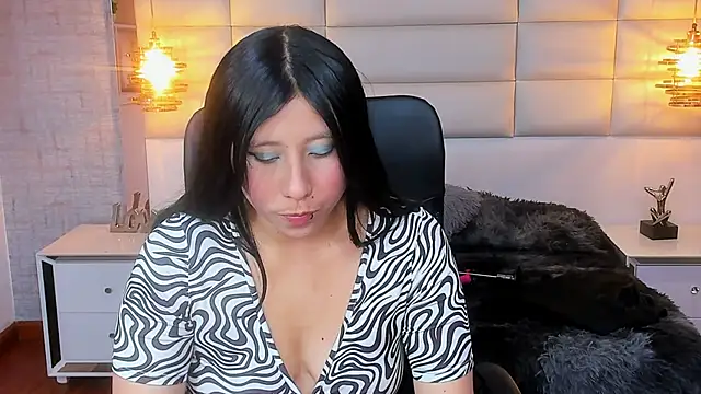 Nohemi louse online show from 12/01/25, 07:08