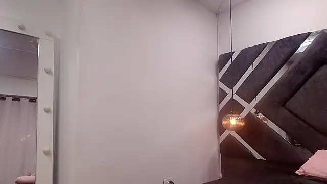 sara lopee1 online show from 09/30/25, 11:59