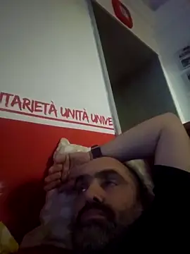 Snapshot of fuocovivo4 chatting on 02/16/25, 10:32 fuocovivo4 online show from 02/16/25, 10:32