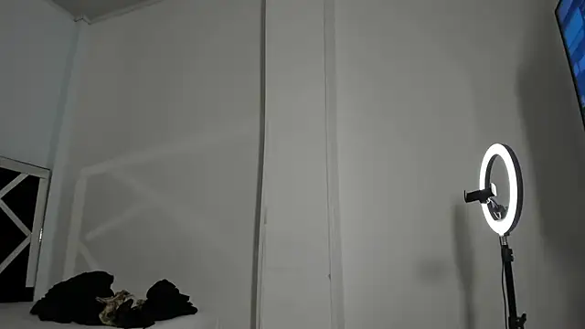 Annyrosee online show from 02/08/25, 10:40