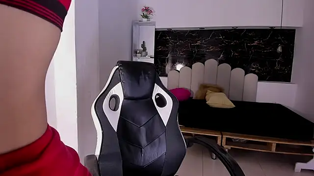 Annyrosee online show from 12/02/25, 07:53