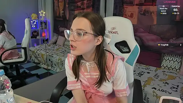 kaisajenner online show from 02/09/25, 08:56