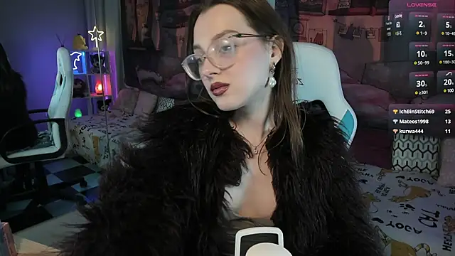 kaisajenner online show from 02/19/25, 10:53