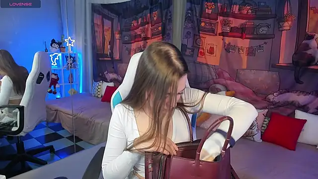 kaisajenner online show from 12/03/25, 10:41