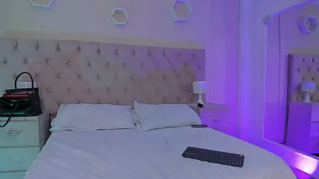 allicemackenzie online show from 09/23/25, 05:54