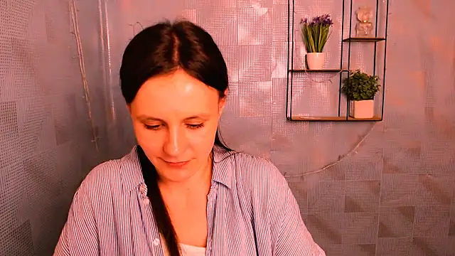 ValeriaHeart  online show from 02/04/25, 03:47