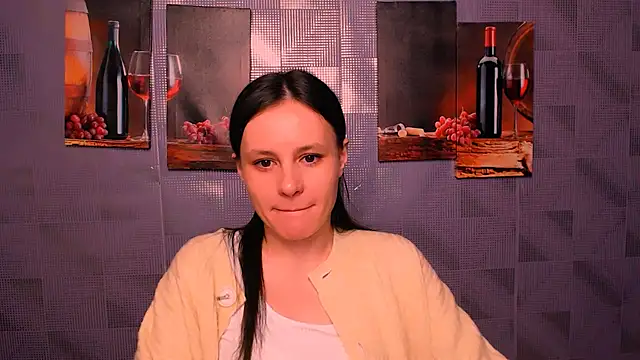 ValeriaHeart  online show from 02/05/25, 07:29