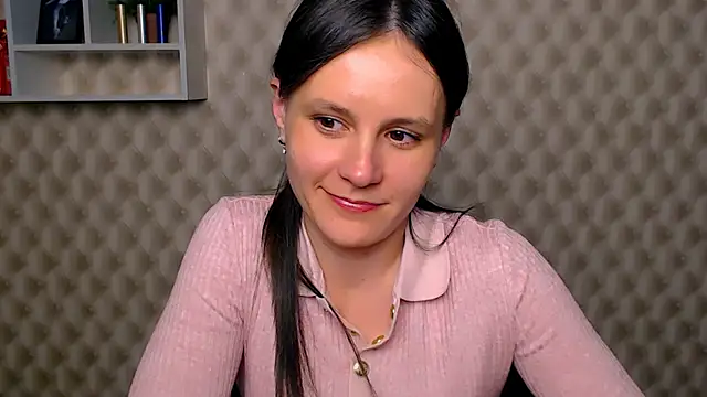 ValeriaHeart  online show from 02/25/25, 07:03