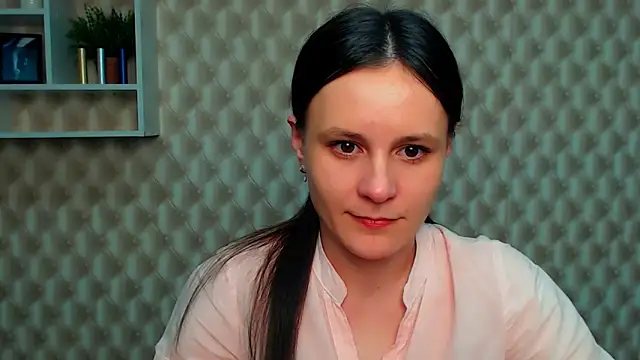 ValeriaHeart  online show from 02/28/25, 02:42