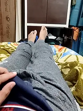 Snapshot of Hot_funky_boy chatting on 02/13/25, 04:39 Hot funky boy online show from 02/13/25, 04:39