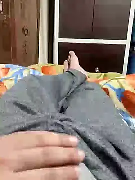 Snapshot of Hot_funky_boy chatting on 02/14/25, 04:41 Hot funky boy online show from 02/14/25, 04:41