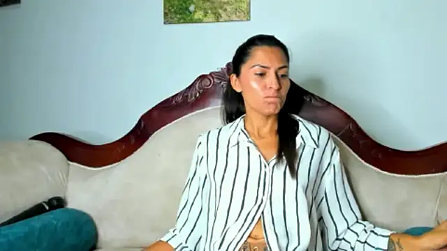 Sofiadelacruz online show from 10/02/25, 10:17