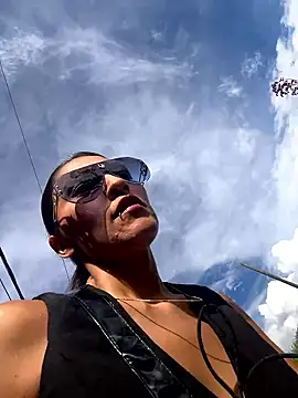 Sofiadelacruz online show from 04/18/26, 09:04