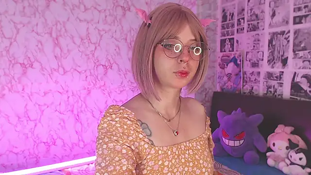 Snapshot of AriYokai chatting on 09/19/25, 01:51 AriYokai online show from 09/19/25, 01:51