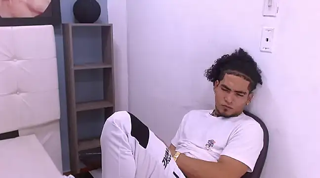 LihanJor 23 online show from 02/14/25, 10:17