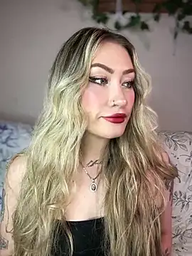 Snapshot of Lally_Valencia__ chatting on 02/20/25, 05:01 Lally Valencia online show from 02/20/25, 05:01