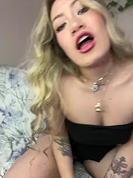 Snapshot of Lally_Valencia__ chatting on 02/22/25, 01:22 Lally Valencia online show from 02/22/25, 01:22