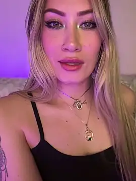 Snapshot of Lally_Valencia__ chatting on 03/15/25, 05:41 Lally Valencia online show from 03/15/25, 05:41