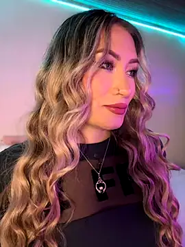 Snapshot of Lally_Valencia__ chatting on 09/18/25, 07:54 Lally Valencia online show from 09/18/25, 07:54